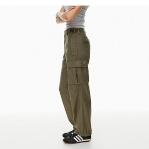 Aritzia Low-Rise Skater Wide Leg Cargo Pants (6)